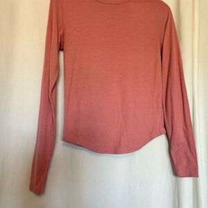 Old Navy Long Sleeve Crewneck Top in Terracotta Pink